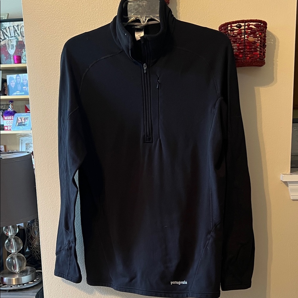 Patagonia Men's Black Zip-Up lightweight pullover M